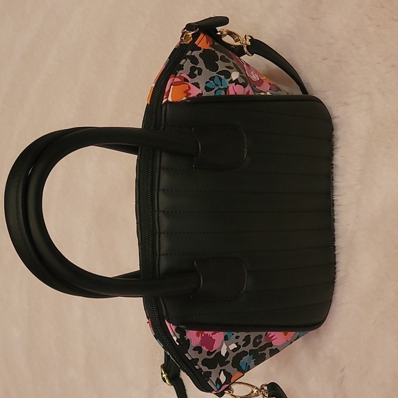 New Betsy Johnson Purse - Picture 4 of 10